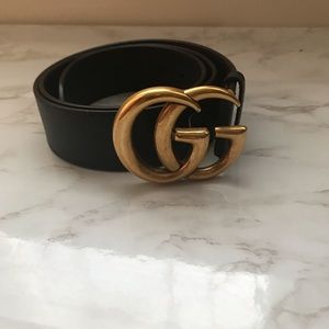 Gucci Double G leather belt.